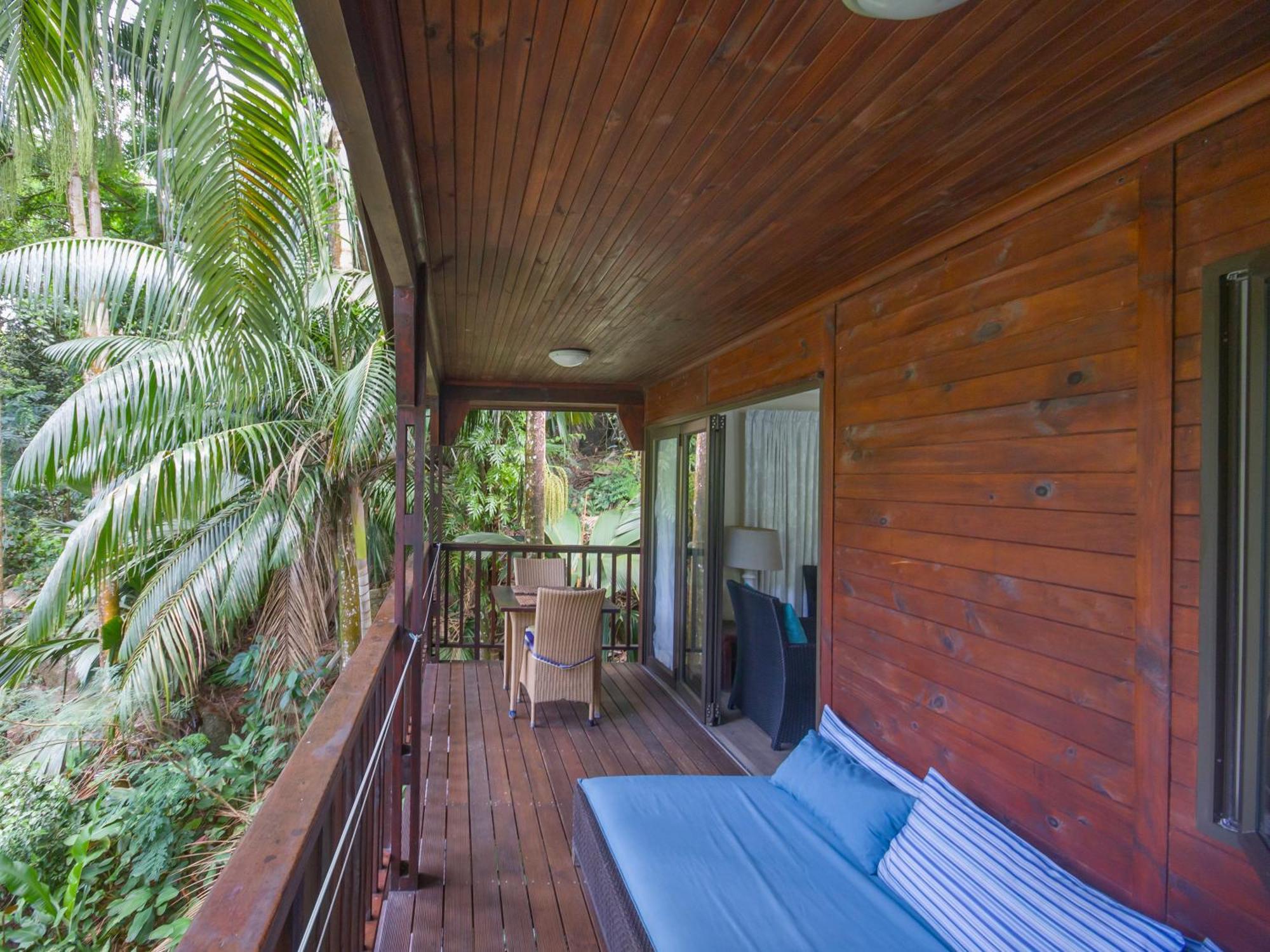 Вилла Hillside Retreat Baie Lazare  Экстерьер фото